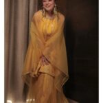 Falaq Naaz Instagram - Do mere nain sharabi ✨💛 . . Exclusively styled by @kapoormohit888 Wearing @frontierphagwara Photography @portaitdeewana Makeup by @facestoriesbyaqsa Hair @getreadywithbunty Location @goldfinchmumbai . . #post #gharara #look #falaqnaaz #indianattire #lookoftheday #makeup #fashion #styling #photography #bbott2