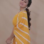 Falaq Naaz Instagram - 💛💛💛💛 . . . Wearing-: @everbloomindia Jhumka-: @indianjewellery999 Pr-: @oakpinionpr 📸-: @portraitdeewana Makeup and hair-: @blush_on_by_shrutishah @lavish_beauties_by_lavanya Managed by-: @trending_influencers . . . #postoftheday #ootd #festivevibes #jhumka #falaqnaaz #falaqkifauj #hairandmakeup