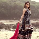 Falaq Naaz Instagram - ♠️🖤 . . . Outfit-: @aksbynidhi Outfit PR-: @dinky_nirh Accessories-: @rubans.in X @oakpinionpr Makeup & Hair : @vanshikhachanglanimua Photography :@portraitdeewana Managed By : @trending_influencers . . . #picoftheday #lookdodia #falaqnaaz #fashion #explore #falaqkifauj #bbott2 #aesthetic #indian #look