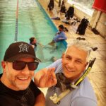 Federico Bal Instagram - Luego del último viaje a Panamá, el curso de BUCEO para poder certificar y obtener el brevet (carnet) era una parada obligada!! Resto del Mundo con @balfederico @diezpepi junto a @buceogalapago que son amigos de la casa y @bal.luciano que ya tiene su certificación, nos anotamos para poder disfrutar de una manera más segura y consciente el mundo subacuático!! Rodrigo, el titular de @buceogalapago nos da de manera intensiva este curso teórico y práctico, que luego finalizará haciendo una ultima inmersión en un lago de Pilar adonde se llevará a cabo la certificación!! Además planificaremos junto a ellos un viaje especial para ir a bucear aplicar todos los conocimientos adquiridos!! En @restodelmundo13 super contentos y tranquilos de estar en mano de los que mejor saben!! Es importante prestar mucha atencion y repetir los ejercicios!! Abajo en el agua a 15 mts de profundidad pueden pasar cosas y uno debe estar preparado para aplicar los conocimientos que te dan en el curso! Además sea cual fuere el destino que tomemos para ir a bucear, siempre estamos protegidos con @universal.assistance Galapago Buceo entrega certificacion CMAS que es válida en todo el mundo y tiene sedes en casi todos los destinos 🤿🤿🤿 #buceo #diving #scuba #snorkeling #scubadiving #scubadive #cursodebuceo #cmas #openwater #oceano #mar #inmersion #estudiante #buzo #bal #restodelmundo #curso #bajoelmar #certificacion #aguasabiertas #escueladebuceo Club El Chasqui