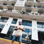 Federico Bal Instagram - Llegamos a Panamá City luego de una gran recorrida por los Estados Unidos junto a @copaairlines Nos alojamos en el Casco Viejo de la Ciudad, a tan solo 30 minutos del aeropuerto de Tocumen, en uno de los hotel más referentes y con mayor historia, el “American Trade Hotel”. Desde el primer momento la calidez de su gente, los colores, su arquitectura… era como si estuvieramos viajando al pasado pero con el confort de un hotel Boutique! 100% recomendable @amtradehotel Sin perder tiempo nos aventuramos entre la naturaleza, la historia y la gastronomía Les dejo este carrete de fotos que habla por si solo, sin spoilear mucho lo que van a poder ver pronto por @restodelmundo13 ✅ Casco Viejo ✅ Ciudad de Panamá ✅ Canal de Panamá (Miraflores) ✅ Navegación en Gamboa ✅ Isla de los Monos ✅ Comunidad Aborigen Wounaan Además de toda la gente hermosa que conocimos hemos disfrutado de tremendas experiencias culinarias… ✅ Tomillo de Chef Milanés ✅ Casa Casco ✅ Canal House ✅ Nomada La próxima vez que viajes con @copaairlines aprovecha y hace un stopover y recorré esta ciudad encantadora! Como siempre, nuestro mayor consejo si vas a viajar, hacelo protegido con @universal.assistance Les dejamos acá info de los lugares que visitamos y a quienes agradecemos por el apoyo, principalmente a @bal.luciano que se ocupo de toda la producción comercial de Panamá y al Sr Ernesto Velasquez de la Embajada de Panamá en Argentina quien nos brindo a todas sus amistades para que este viaje sea posible! @amtradehotel @soyernestovelasquez @panamatravelgroup @localinpty @ursucookie @casacasco @barefootpanamatours @isla_monos @chefmilanes @chef_carlos_barrios @canalhousepanama @filiwylis @juanoswald @diezpepi #panama #canaldepanama #turismo #cascoviejo #copaairlines #experiencias #viajes #aventuras #paisajes #Panamacity #traveling #trip #bal #restodelmundo #historia #cultura Panama City, Panama