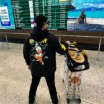 Federico Bal Instagram - Hace unos años mi vida tomó otro rumbo. Hace unos pocos años que mi vida se mide entre escalas, aduanas, aeropuertos, aviones. Este trabajo me da tanto, pero tanto! Nunca pensé que viajar con @restodelmundo13 me daría tanto amor. En lo personal, de cada viaje me llevo enseñanzas, amigos, anécdotas. En lo profesional me emociona el alcance y lo mucho que gusta el programa, y poder simular la idea de viajar juntos, es mi mayor alegría. Lo más lindo de todo es ser turista también en mi país. Cada vuelta a casa se disfruta más de lo común. Cada juntada con amigos, cada paseo con mi perro, cada vez que paso por el obelisco, lo disfruto como si fuera la primera vez. Será que necesitamos extrañar, tomar distancia, para recién ahí valorar lo que tenemos? Ni idea. Solo se que de cada viaje vuelvo distinto y con mas amor por Argentina que antes. Gracias a ustedes del otro lado por sus comentarios y por ser fieles seguidores del programa haciendo posible esta locura hermosa que más que un trabajo, es una re aventura. Próximos destintos: Los Angeles, San Diego, Vegas, Austin, Panama y Bocas del toro. . . . . . Gracias @copaairlines @3defebrerovision @eltrecetv Aeropuerto Internacional Ezeiza