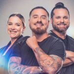 Federico Bal Instagram - No soy tanto del “recap” en estas fiestas. Sino más del mirar para adelante y de agradecer el presente. Y hoy mi presente son ellos. Unos compañeros maravillosos, que sin siquiera debutar, estamos teniendo un vínculo alucinante, arriba y abajo del escenario. Los adoro, los admiro y mañana abrimos las puertas de @kinkyargentina en el @centrodeartemdp sala “Radiocity” en la bella mar del plata! Los esperamos para vivir juntos esto, que es una verdadera fiesta! Les dejo el link de compra de entradas en la bio. . . . . . Ph @emacombin Arte @nicorejlis Mar del Plata, Argentina