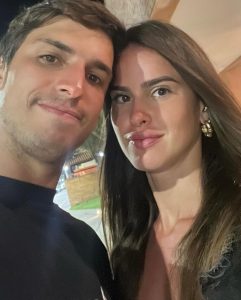 Felipe Prior Instagram - Demorei 30 anos pra achar uma pessoa tão parceira quanto essa gata . Obrigado por tudo que faz e está fazendo por mim. Estamos juntos pra tudo. Melhor amiga, sempre um ajudando o outro pra ter o melhor resultado de tudo . Te amo ❤️💕 Zona Norte Lauzane Paulista