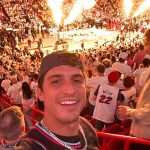 Felipe Prior Instagram - Me despedindo de Miami com um até breve. Ainda sem acreditar na experiência de acompanhar os jogos finais da NBA, é muito mais que esporte, é um espetáculo à parte, só posso dizer que foi animal ver de perto tudo isso, os caras jogam muito, triste pelo meu time Miami Heat, que não conseguiu uma vitória. Obrigado @starplusbr e @espnbrasil , pelo convite, foi animal. Partiu Orlando que a aventura ainda não acabou. 😜 Kaseya Center