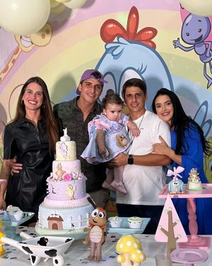 Felipe Prior Instagram - Ontem foi aniversário de 1 aninho da Dudinha. Agradecer @tribodafoliakids  pela recepção e tratamento.