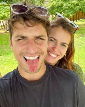 Felipe Prior Instagram - Dois meses me aguentando @jessicacastrosc