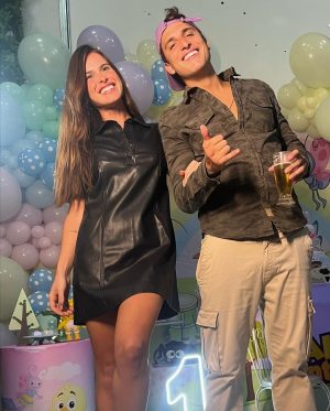 Felipe Prior Instagram - Ontem foi aniversário de 1 aninho da Dudinha. Agradecer @tribodafoliakids  pela recepção e tratamento.