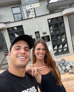 Felipe Prior Instagram - Final de semana em atibaia. Obra / familia / namorada / resenha.