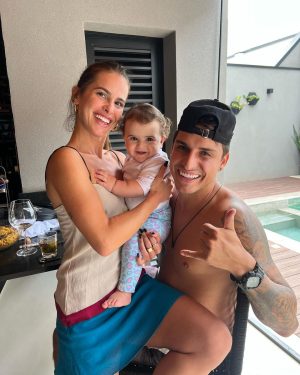 Felipe Prior Instagram - Final de semana em atibaia. Obra / familia / namorada / resenha.