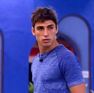 Felipe Prior Instagram - Galera tava aqui pensando . Acho q to precisando entrar no bbb de novo . Para ficar na xepa, olhem quanto que eu emagreci. Hahaha quem tá focado e disposta a ganhar o programa não fica reclamando. Eu fiquei 7 semana na xepa direto e foi uma esperiencia do caramba . Ficaria 3 meses para vencer e sem reclamar.  Hahahahaha
Entrei de um jeito e saí a capa da gaita.