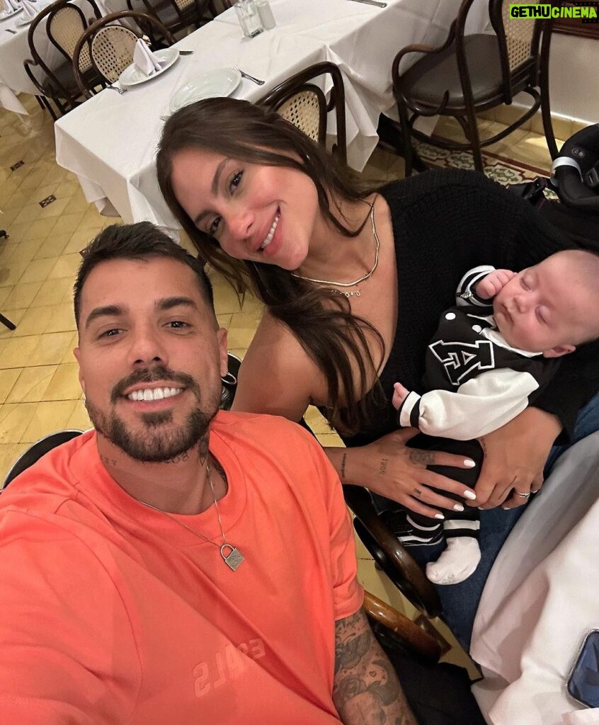 Felipe Ribeiro Instagram - selfie de tiozão pra falar o quanto eu amo essa mulher e o quanto eu sou feliz de estarmos formando essa família linda! Parabéns pelo dia de hoje e por essa mulher e mãe incrivel que me surpreende todos os dias 🤍 te amo mamae do Dom, feliz dia 🤍 Alphaville