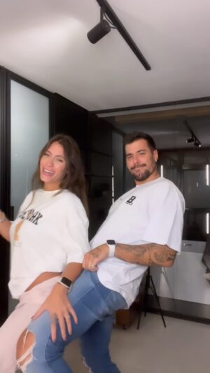 Felipe Ribeiro Instagram - Vem sentando gostosin pro pai do Dom
NAO RI
