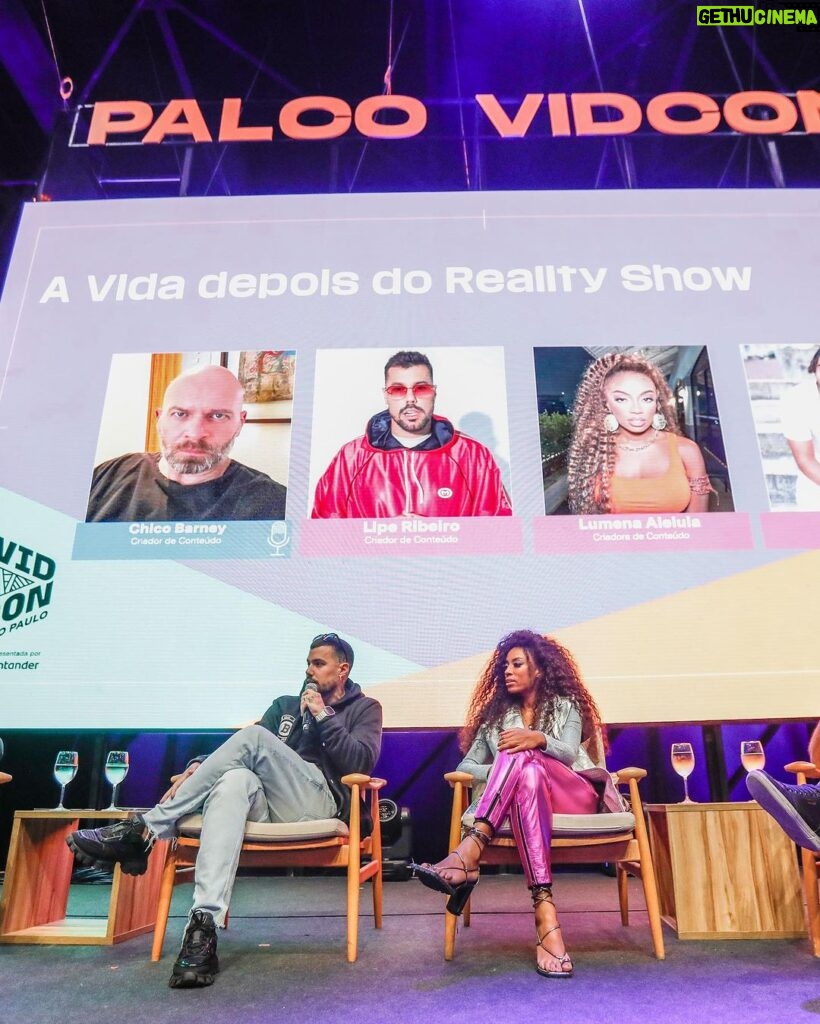 Felipe Ribeiro Instagram - Final de semana de muita troca, aprendizado e bate papo pela @vidconsaopaulo feliz em ter sido convidado pra participar desse evento grandioso! Estive batendo um papo no sábado falando um pouco sobre moda e no domingo sobre vida após reality 🤘🏼 quem ai acompanhou? 👀 São Paulo, Brazil