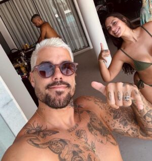 Felipe Ribeiro Instagram - Puro suco do rio de janeiro, cabelo platinado na @barbeer, cerveja gelada, bolão de sunga, criançada brincando! voltamos as raizes pra esse fim de ano