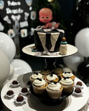 Felipe Ribeiro Instagram - 6 MESES DO NOSSO PODEROSO DONZINHO 👶🏻
🖤🖤🖤🖤🖤🖤

(Deu tudo certo os docinhos e o bolo, pra quem acompanhou a tour 🙌🏼🤣)