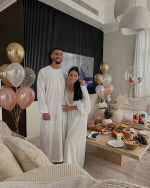 Fidji Ruiz Instagram - Eid moubarak à tous 🌙🤲🏼 Qu’Allah vous bénisse, vous et votre famille,vos proches avec une bonne santé, du bonheur et de la prospérité. Que Dieu nous pardonne nos péchés et nous accorde le Paradis ♥️