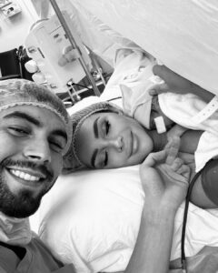 Fidji Ruiz Instagram - Bienvenue à notre petit prince Souleymen 🥹👨‍👩‍👦🍼🤲🏼Allāhumma bārik
