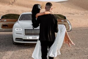 Fidji Ruiz Instagram - Monsieur et Madame Benturquia 👰🏻‍♀️🤵🏻‍♂️. 
Nous devons vous avouer un secret hihi .
Certaines personnes s’en doutent, d’autres pas. 
Oui nous nous sommes unis devant Dieu 🤲🏼 le 26 juillet 2021. Nous avons désiré vivre cette première année de jeunes mariés dans l’intimité la plus totale. 
Nous voulions garder ce secret et savourer tout cela en toute exclusivité.

Mais Il y a quelques jours a eu lieu le mariage civil ( d’où la venu de mes plus précieux mes parents… et oui j’ai vu vos messages. Beaucoup ont compris à ce moment là ) 

Il est temps pour nous de vous partager tout ce bonheur 🥹♥️

Que Dieu le Miséricordieux nous protège et nous garde réunis ici bas et dans l’au delà Inshallah.

Je t’aime dans cette vie et dans l’autre.

Tu es l’homme de ma vie, je suis honorée de porter ton nom et d’être ta femme.
Je remercie Allah de m’avoir bénie en te mettant dans ma vie et en faisant de moi ta moitié. 

Je t’aime pour l’éternité @anasofficiel_  Unis à jamais Inshallah.
