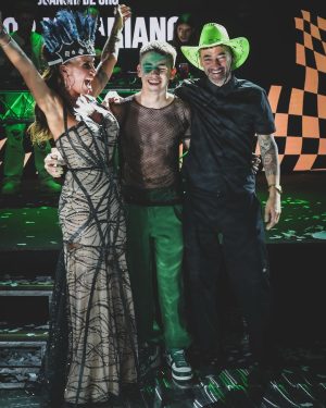 Florencia Peña Instagram - ✨ A brillar mi amor, @juanoterook ✨
Claro que en la fiesta teníamos que tener el último grito de la moda: Los glitters de @florbaragiani 🤩 y los tattoos increíbles de @tattoosnopain ✍🏻 Nadie se quiso quedar afuera 😜
¡Fueron la sensación de la noche! ⚡️

📸 @estudiotrescuartos 
📍 @rut.haus