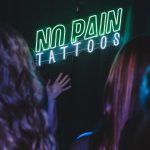 Florencia Peña Instagram - ✨ A brillar mi amor, @juanoterook ✨ Claro que en la fiesta teníamos que tener el último grito de la moda: Los glitters de @florbaragiani 🤩 y los tattoos increíbles de @tattoosnopain ✍🏻 Nadie se quiso quedar afuera 😜 ¡Fueron la sensación de la noche! ⚡️ 📸 @estudiotrescuartos 📍 @rut.haus Rut.haus