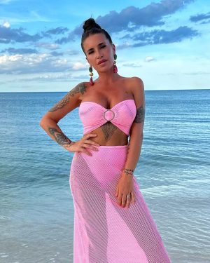 Florencia Peña Instagram - 🏝️💞🙌✨
@actitudfdeflor 
@les_loles