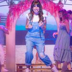 Florencia Peña Instagram - Nunca imaginé tener tanto talento para que la gente pudiera disfrutarlo 😜😂 @mammamiaarg es una fiesta! 🎉🪩🌊 📸 @german.vignoli Teatro LUXOR Carlos Paz