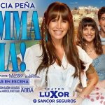 Florencia Peña Instagram - ¡Se viene @mammamiaarg! 🤩 Re manijas con nuestro gran estreno en el @teatroluxorsancorseguros de Carlos Paz 🎉🪩🌊 📌 Próximo Lunes 18 a las 21:30.- 🎟️ Localidades a la venta con PRECIOS CONGELADOS por @autoentradaoficial (link en mi bio) y boletería del teatro. Teatro LUXOR Carlos Paz