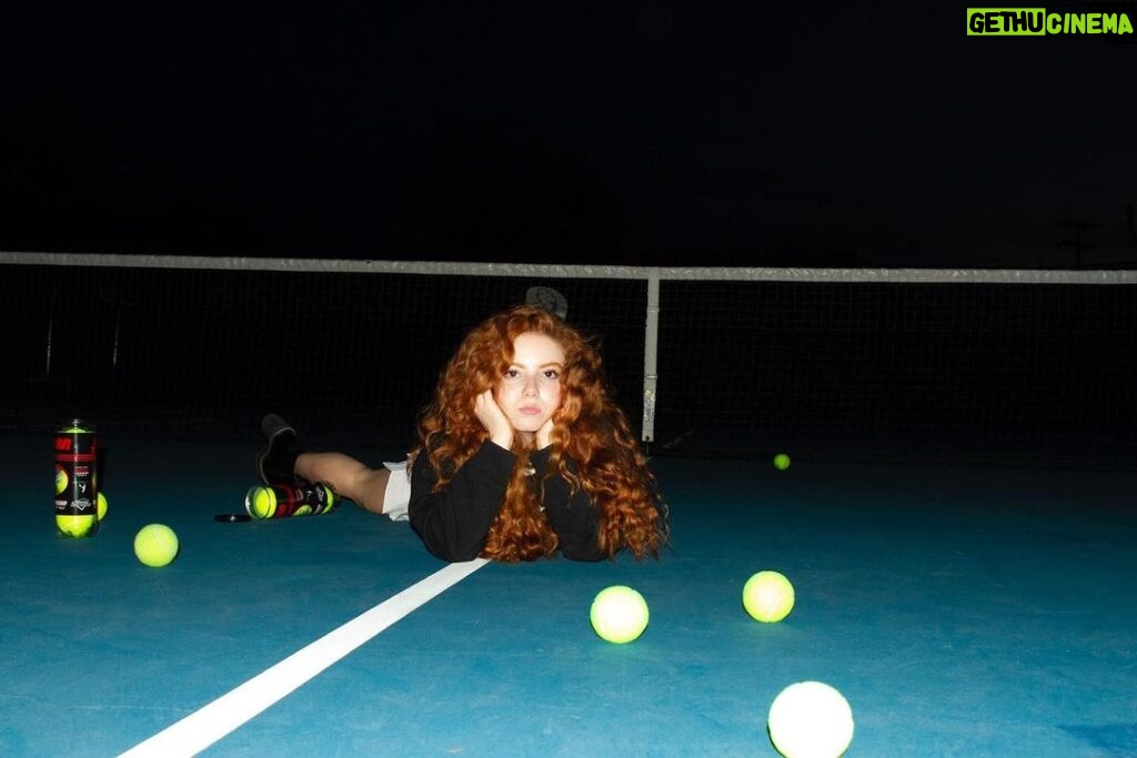 Francesca Capaldi Instagram - Tennis anyone? 🎾🤍✨