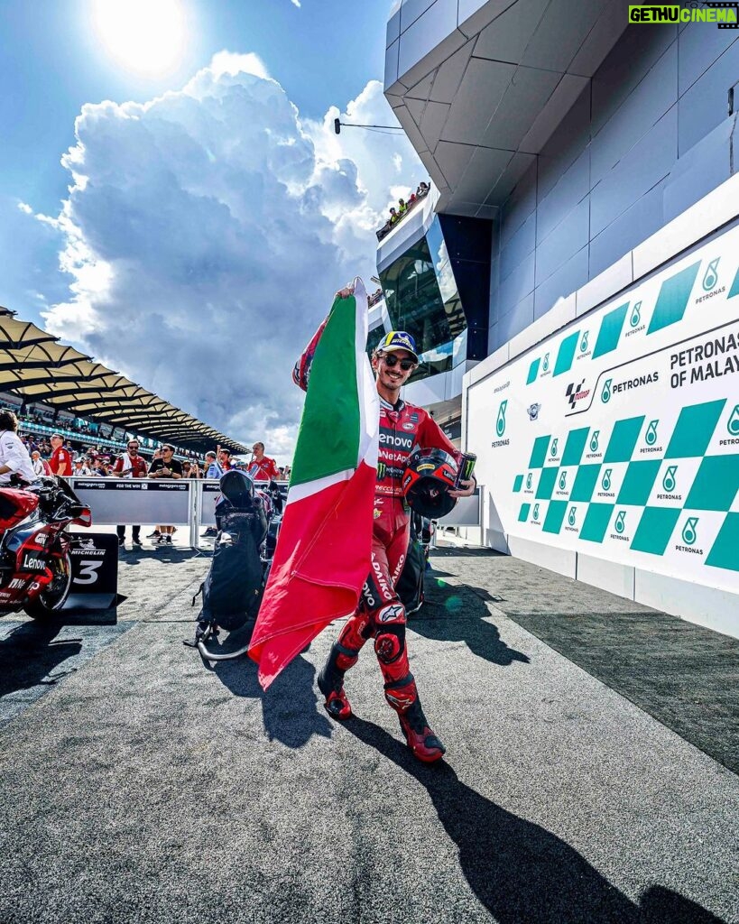 Francesco Bagnaia Instagram - Thank you Sepang, you are always super! Next stop Qatar 🫡 #Go1Free Congratulations to @bestia23 and the whole @ducaticorse , I am really happy for you guys. Sepang Circuit