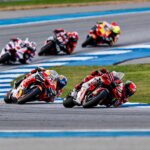 Francesco Bagnaia Instagram - I'm at the airport on my way home and I'm thinking about yesterday's race, what a race guys! Now a little rest before the big final show 🥁🎸 #Go1Free Duabi Airport