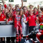 Francesco Bagnaia Instagram - I'm at the airport on my way home and I'm thinking about yesterday's race, what a race guys! Now a little rest before the big final show 🥁🎸 #Go1Free Duabi Airport