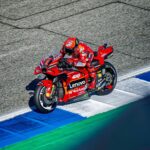 Francesco Bagnaia Instagram - The Friday trend I was waiting for 🤙🏻 #Go1Free Chang International Circuit