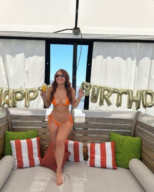 Francia Raísa Instagram - If I’m not in a bikini on my birthday then it’s not my birthday 👙