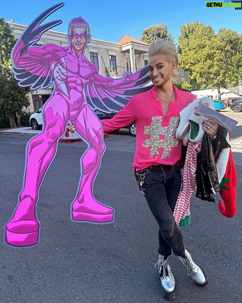 Frankie Grande Instagram - Oops. I might have stolen a few things from set the other day hehe… 😛🦩 CBS Radford