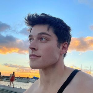Froy Gutierrez Instagram - 🐠🛸🌤