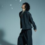 Fujii Kaze Instagram - Fujii Kaze 1st album HELP EVER HURT NEVER turned 3years old. This kid is having an amazing 3rd birthday thanks to all your help. God, your creation is much loved. ❤︎ All tracks produced by @yaffl3 Drums: @leonnuyuki (#1,2,5,6,7,10,11) Electric bass: @kobakobanao (#1,5,10,11) Double bass : @takumi_katsuya (#6,7,9) Electric/acoustic guitar: @bunta_o (#1,2,5,9,10) Percussion: @takashi_fukuoka_ (#5,6,9,11) Trumpet : @tatsuhiko_tp (#5) Flute: Natsuki Oba (#5) Baritone sax: @ayana_blanc (#5) Tenor sax : @yuta_ishii_music (#5) Trombone : @amatb1911 (#5). 1st violin : @rinaodera (#3,6,11) 2nd violin: Sayuri Yano (#3), @kamenatsu7 (#6,11) Viola: @takahroenokido (#3) 1st viola : Mikiyo Kikuchi (#6,11) 2nd viola : Reichi Tateizumi(#6,11) Cello: @yukimizuno_cello (#3,6,11) Mixing engineer: @komorimasahito Mastering: engineer: @tbsymzk Recording engineer: @yoshimasawakui , @iiba.d Artwork Art direction & design: @_motty_ Design: @sakinhi Photographer: @ph_o.h.n.o Stylist: @kanemitru Hair make: @rr_takai_ Artwork coordination: Seiji Iwata HEHN RECORDS Direction & produce: Tomonori Kawazu Manager: Mayuka Kobayashi A&R/Planner: Mitsuhiro Higashikosono, Masami Sakurai All lyrics and English translations are available on genius.com 📝❤︎