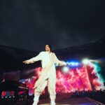 Fujii Kaze Instagram - LOVE ALL SERVE ALL Stadium Live. 🤍 thank you for all. you all are amazing. 🤍 . ✏️: @dutch_tokyo 🥻: @remitakenouchi 💆🏻‍♂️: @rr_takai_ 📸: @tomoyuki_kawakami