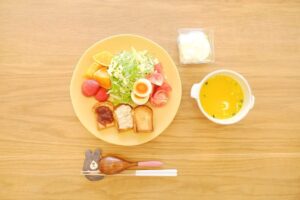 Fumino Kimura Instagram - ***
今日の朝ごはんでした！

昨日パン屋さんで出会った
片手手乗りサイズの『小さい食パン』は
切っても焼いてもやっぱり可愛い🍞

頂き物のいちごジャム
昨日の残りのツナマヨ
まずはプレーンと
色々楽しめる小さい食パン
昨日のキャベツと水菜のサラダ
手作り塩たまごにトマト
はちみつヨーグルト
インスタントのかぼちゃスープ
せとか🍊とさぬきひめ🍓

今日祝日で良かったですね！！
朝からしっかり見てましたー！！
一日余韻に浸っちゃいますね⚾️✨