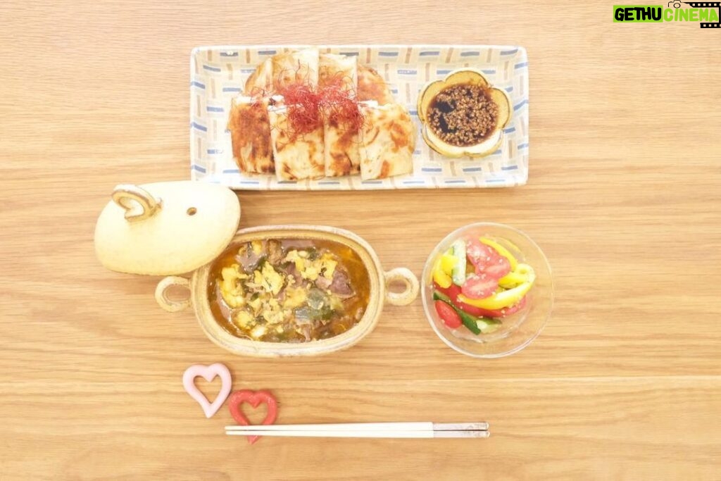 Fumino Kimura Instagram - *** 今日のごはん。 ユッケジャンスープ じゃがチーズチヂミ カラフル野菜ナムル 毎年この時に使うお箸置き。 結局お菓子作るまでの余裕は無く せめての気分だけでも、、🫣💝 オマケの写真はいちご狩りの時の。 そのために栃木に食べに行く程 とちあいかと言う🍓が好きなのですが 実が❤️の型で可愛いので こちらも雰囲気だけでもそれっぽく。 Happy Valentine💌
