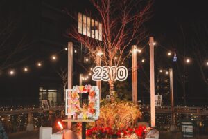 Fumino Kimura Instagram - ***
2023年も終わりますね！
今年一番のイベントだった
カレンダーお渡し会が
無事に皆さんに喜んでいただけて
ほんとーーーにホッとしました。
こうやって会いに来てくれたり
陰ながらだったり
昔のよしみで気にはしてくれたり
コメントやお手紙だったり
いつもどんな時も
あらゆる形で支えて頂いて
そのお陰様で1年駆け抜けてこられました。
お帰りって言ってくれて
作品楽しみにしてくれるから
私の居場所があるんだなって
強く感じた愛溢れる2023年でした。

トップにお渡し会ダイジェストのURL貼っておくので
行けなかったよ〜って方覗いてみてください🎥✨
雰囲気だけでも楽しんで貰えると思います♡

📷撮影
#瀬浪歌央
@cfoef8256 
#関一也
@10kazuya10 
💄ヘアメイク
#石邑麻由 
@mayu_ishimura 
👗スタイリスト
#岡本純子 さん
🐰special thanks
2310チーム
#フジライフサポート のみなさん
https://fls-s.net/sns/

来年の目標はなにかなぁ
マンボウ、トド、ラッコに会いたい
まず海に戻りたいなぁ🐡🦭🦦

あとは2024年は私が
『アダン』という作品でデビューしてから
20周年だそうで…

そうで…

ファンミーティング…
私出来ること本当にないんだけど
なんとかかんとか
最初から最後まで楽しんで貰える
試行錯誤…できるかなぁ
あ、でも2023年で一番感じたのは
独りじゃない、仲間がいるってこと。
楽しみにしてくれるみんながいてくれること。

なんか頑張れる気がしてきた！
ちゃんと覚悟決まったらお知らせしますね🚩

よし、それではさよなら2023年！
みなさんも良いお年をお迎え下さい😁✨