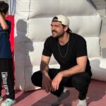 Furkan Andıç Instagram - Çocuklarla keyifle oynadığımız ve öğrendiğimiz bu güzel güne vesile olan Blutv ekibine ve yanımızda olan tüm gazeteci arkadaşlarımıza çok teşekkür ederim. Tekrar görüşmek üzere…🍀🫶🏼👋🏻🧡 Arsuz, İskenderun