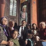 Furkan Andıç Instagram - Mahallemizin çiçekleri, bey amcam ve ben… :)(: Edirne, Türkiye
