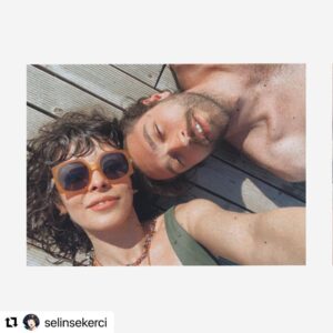 Furkan Andıç Instagram - #Repost @selinsekerci with @make_repost
・・・
konuşulmuş ve yapılamamış tatillere yüz tekme🤘🏼✨ 
best firend forevır 🐷