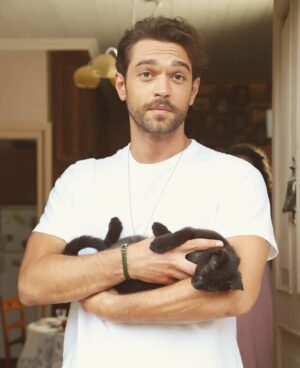 Furkan Andıç Instagram - Tanıştırayım "Mia" Has Mantı müdavimi... :)(: 🐾