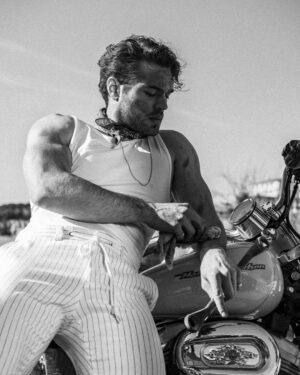 Furkan Andıç Instagram - ♠️ 📷: @ermanistahli 
@bemanmagazine #tb