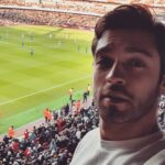 Furkan Andıç Instagram - Bugün Arsenal kupon yırttırdı... 🤣 #kingofcheers #beaking @kingofcheers Emirates Stadium - Arsenal FC Stadium