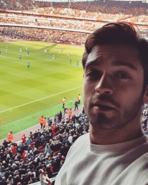 Furkan Andıç Instagram - Bugün Arsenal kupon yırttırdı... 🤣  #kingofcheers #beaking @kingofcheers
