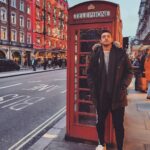 Furkan Andıç Instagram - Bir klişeyi daha gerçekleştirmiş olmanın haklı gururunu yaşıyorum ☎️ #beaking Piccadilly Circus
