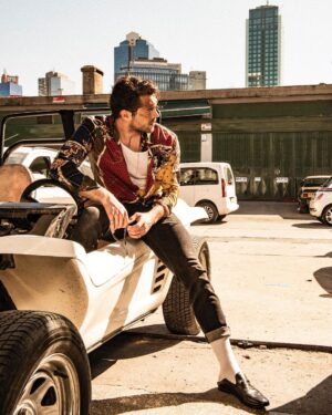 Furkan Andıç Instagram - Gelin bi çayımızı için... 😏 🛠 📸: @ermanistahli / @bemanmagazine